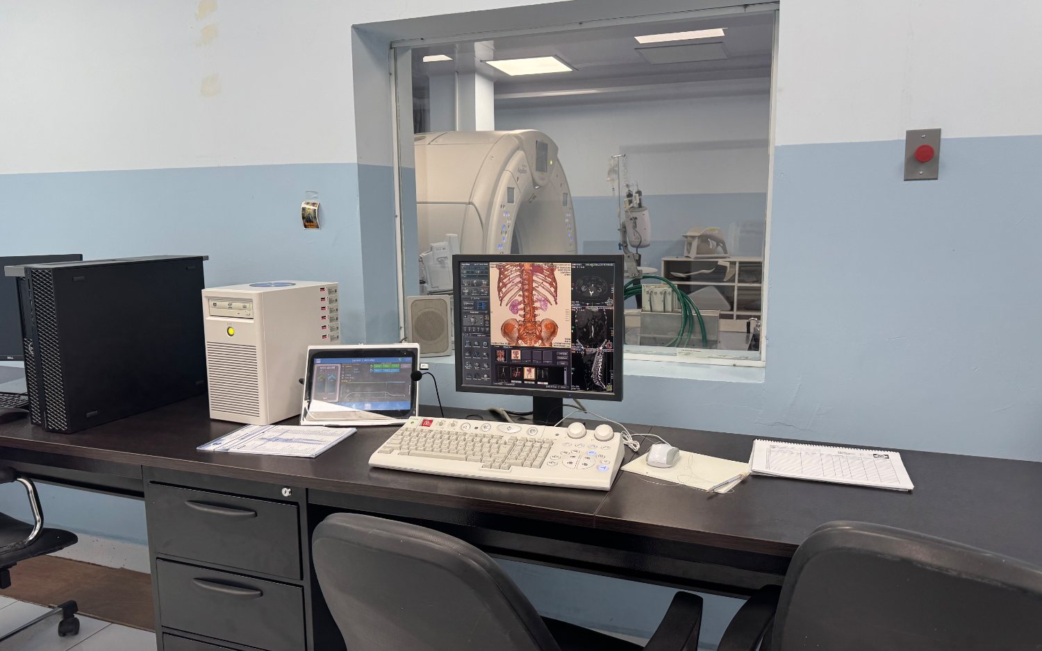 Reconstrucción 3D de tomografía en la sala de control de Imagentest
